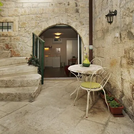 Apartment Caralipeo